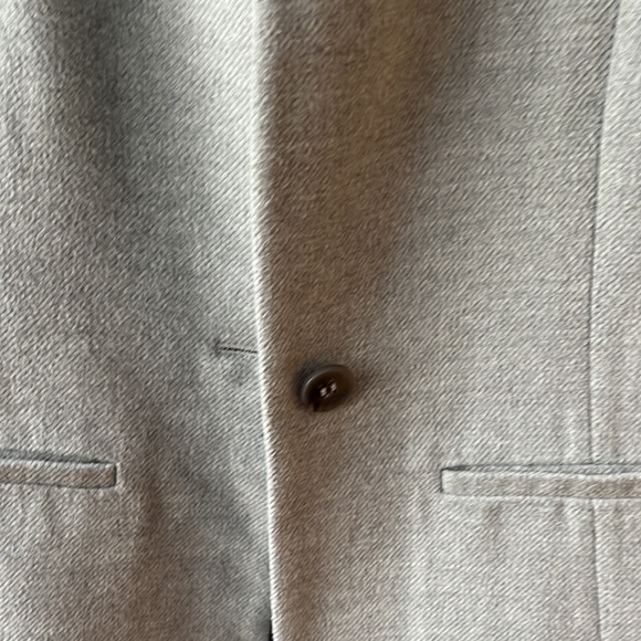 Light gray vest - Picture 6 of 6